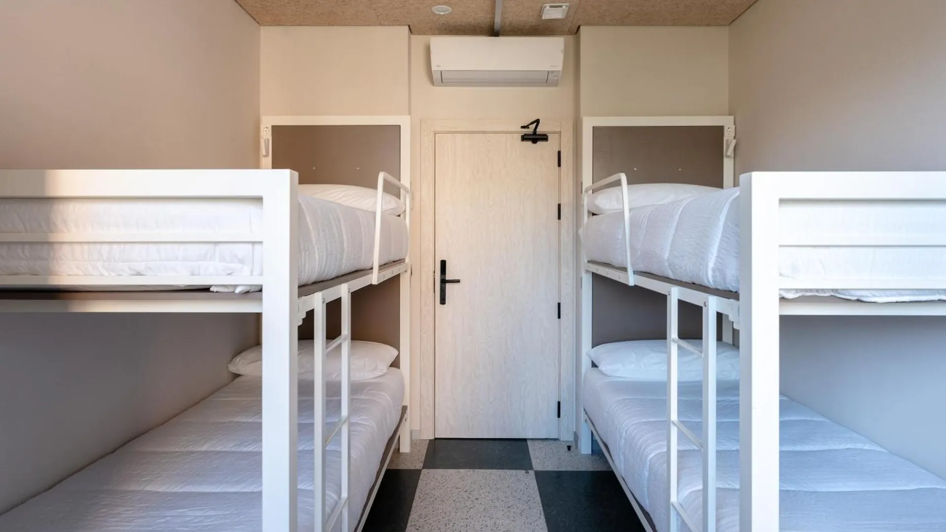 Lamia Bbk Women Hostel-Solo Mujeres 毕尔巴鄂 0*,  西班牙